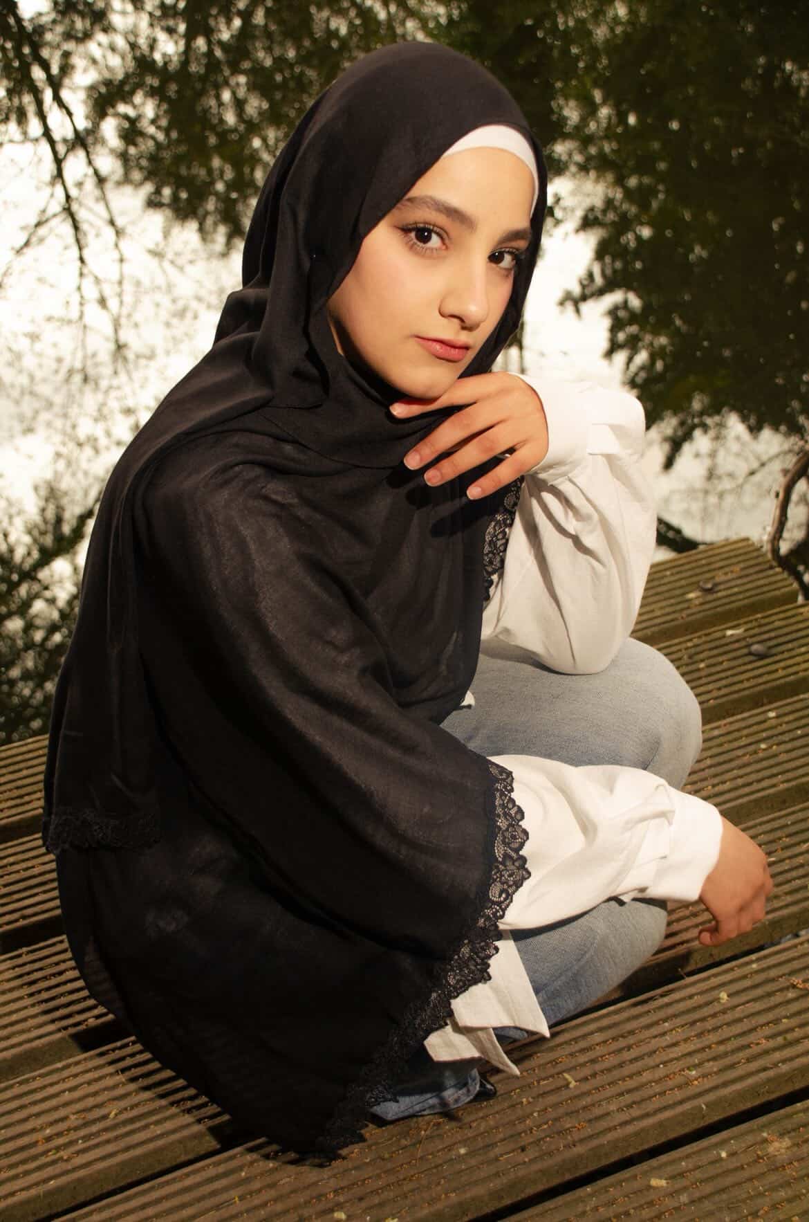 Zahra -Black Scarf